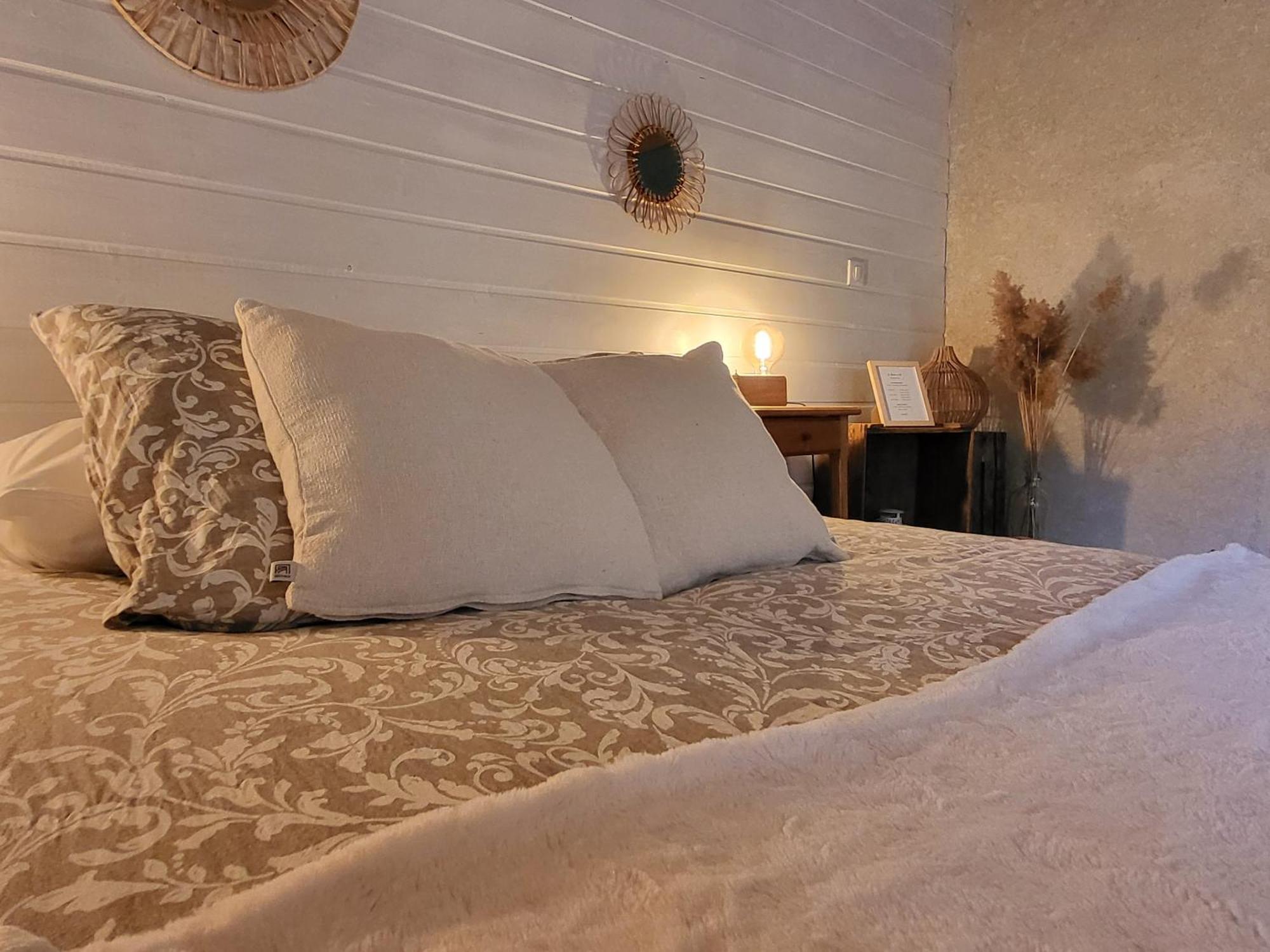 Le Grenier A Ble Hotel Satillieu Phòng bức ảnh