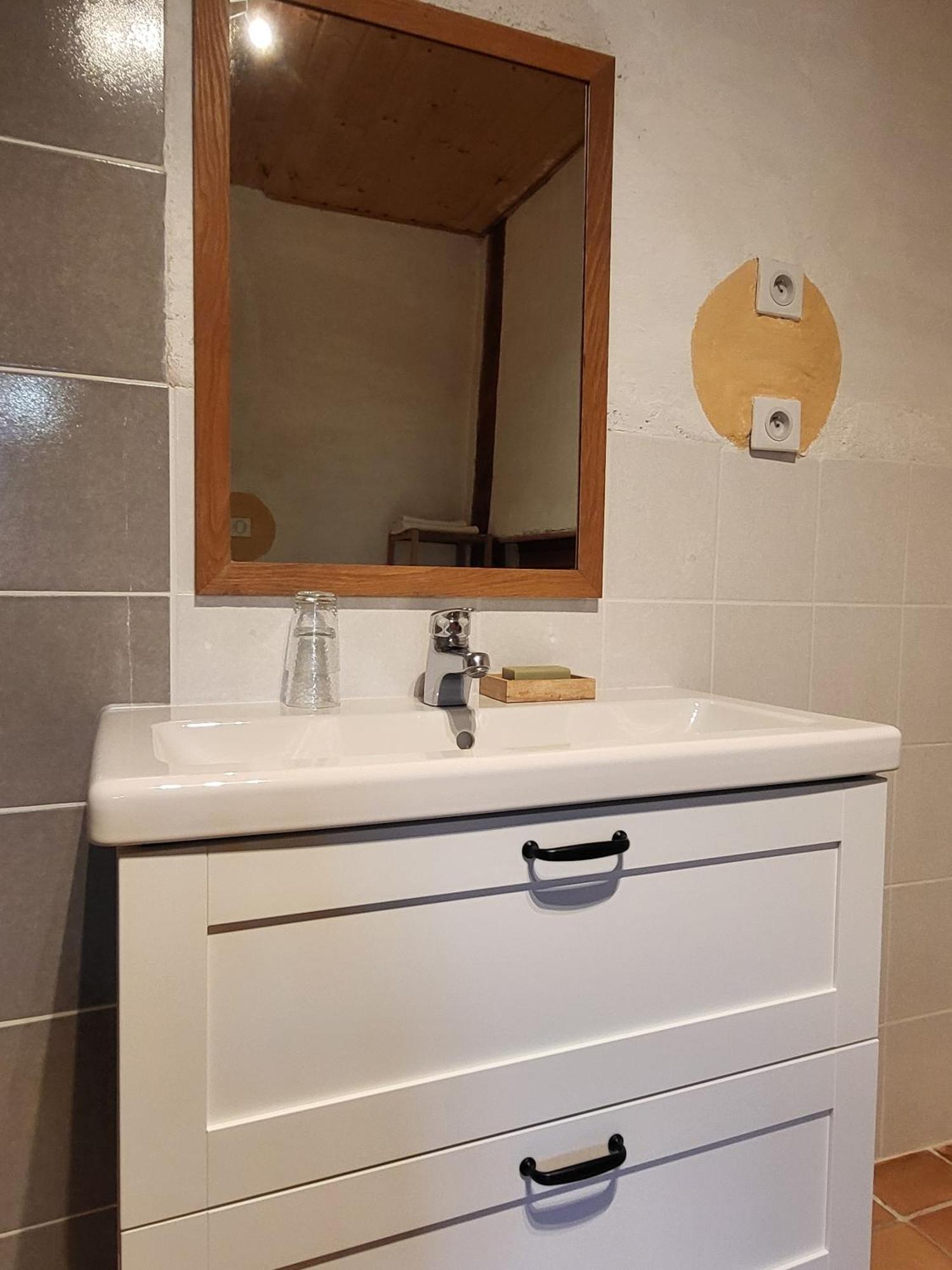 Le Grenier A Ble Hotel Satillieu Phòng bức ảnh